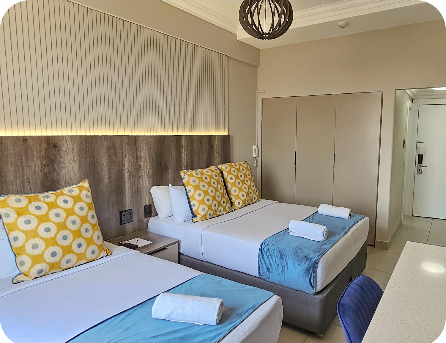 ah_003_web_rooms_home_page_v2-07